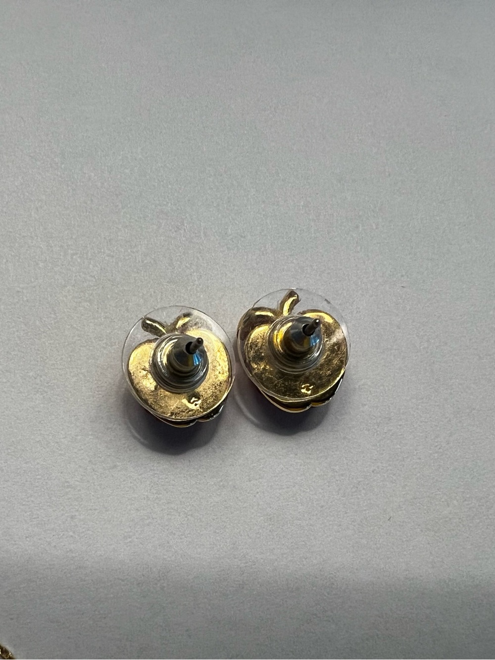 Kate Spade small apple
Studs and mini apple pendant necklace - Picture 6 of 6